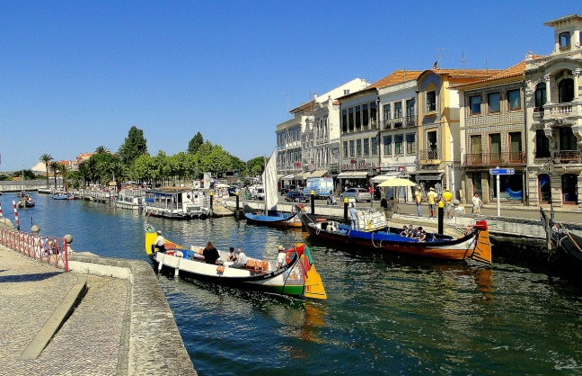 Portugal's Venice: Getting married in Aveiro